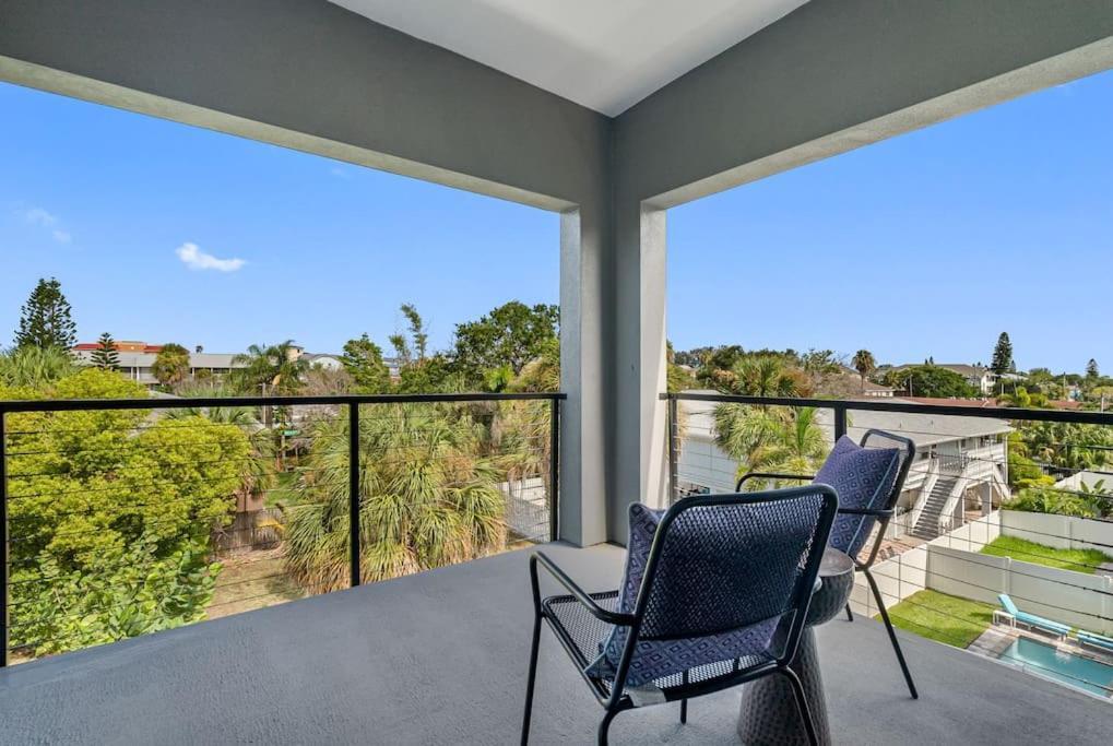 Blocks From The Beach With A Golf Cart And Pool! Clearwater Beach Exterior foto