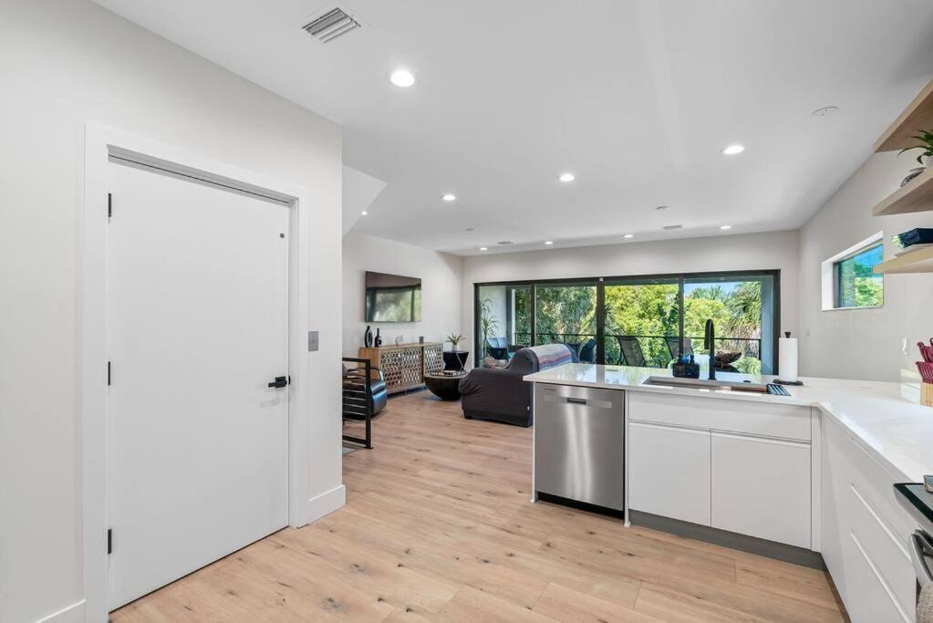 Blocks From The Beach With A Golf Cart And Pool! Clearwater Beach Exterior foto