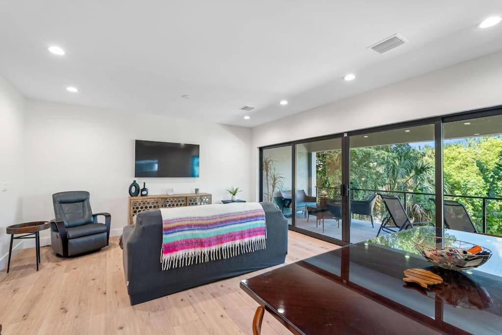 Blocks From The Beach With A Golf Cart And Pool! Clearwater Beach Exterior foto