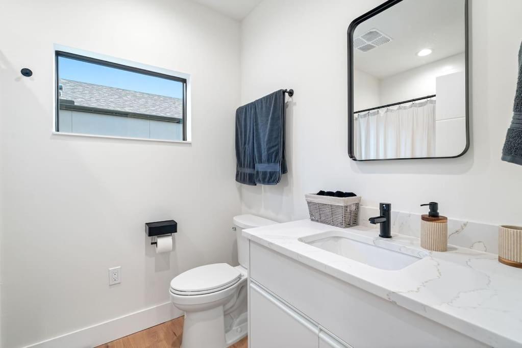 Blocks From The Beach With A Golf Cart And Pool! Clearwater Beach Exterior foto