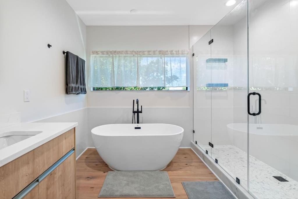 Blocks From The Beach With A Golf Cart And Pool! Clearwater Beach Exterior foto